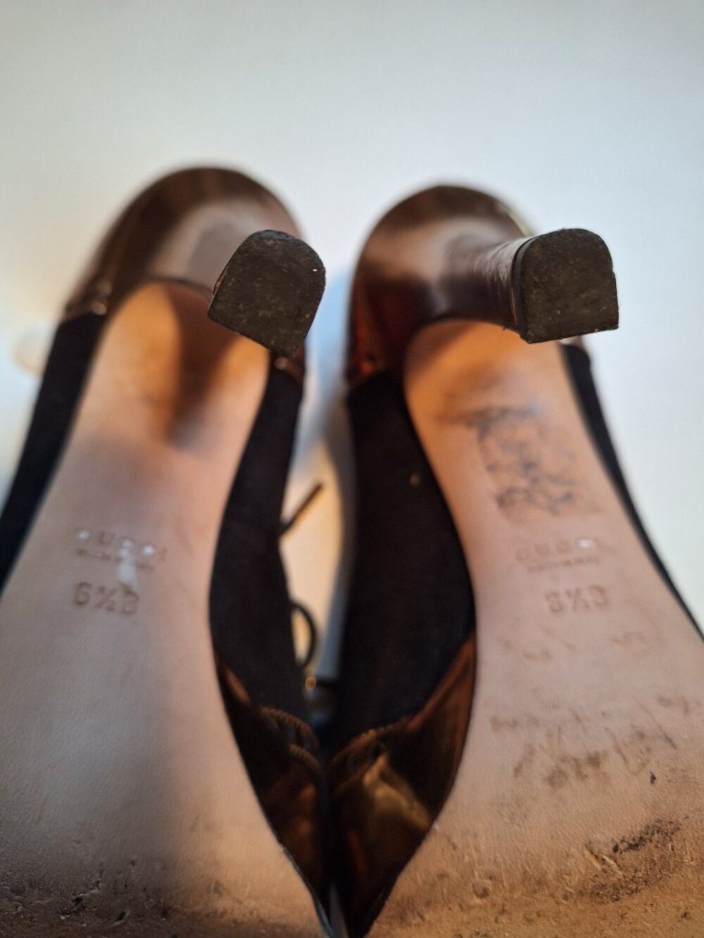 Gucci black and gold platform stiletto heels - Picture 16 of 16